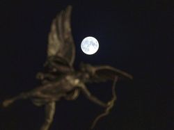 Pesona Supermoon Terakhir di 2022