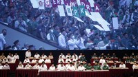 Usai itu, keduanya mengangkat piagam deklarasi yang telah ditandatangani. Riuh sorak para kader langsung memenuhi seluruh ruangan rapimnas tersebut.