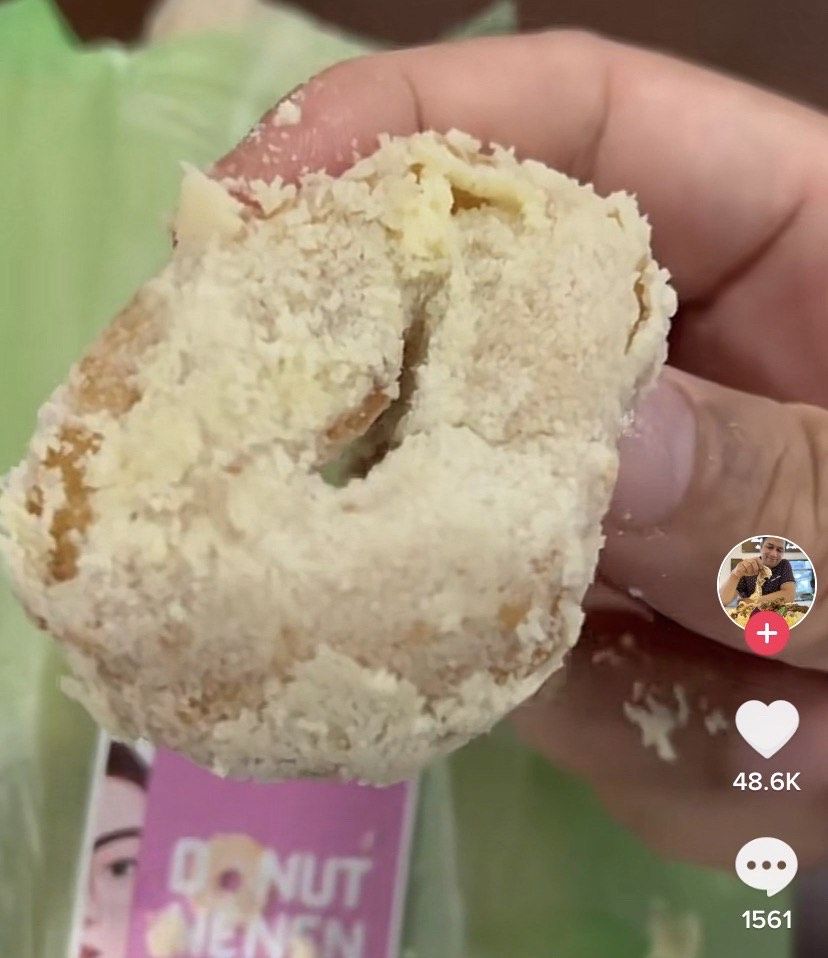 Donut Nenen, nama gerai donat unik di Malaysia.
