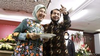 Di momen tersebut, keduanya terlihat sangat semringah. 