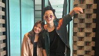 Henry dan Prilly tampak akrab dalam foto yang dipotret oleh Iman Usman. (Foto: dok. Instagram @henryl89)