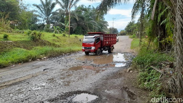 Jalan rusak di Bengkulu
