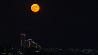 Lalu, purnama Sturgeon juga terbit di Limassol, Siprus, pada 12 Agustus 2022. Sturgeon Supermoon adalah purnama terakhir di tahun 2022.