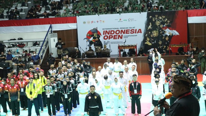 Wakil Ketua Umum Ikatan Pencak Silat Indonesia (IPSI), Muchamad Nabil Haroen atau yang akrab dipanggil Gus Nabil berharap Tentara Nasional Indonesia (TNI) dan Polri bisa menjadikan pencak silat sebagai bela diri utamanya. Karena, menurut dia, Pencak Silat merupakan bela diri asli masyarakat Indonesia.