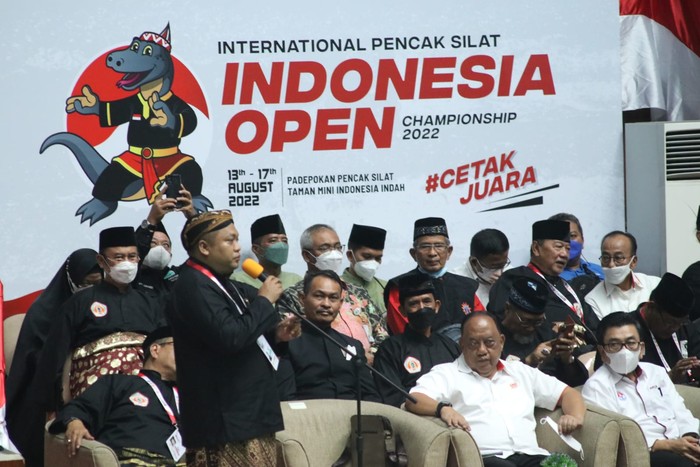 Kala Pencak Silat Diusung jadi Bela Diri Utama TNI-Polri Wakil Ketua Umum Ikatan Pencak Silat Indonesia (IPSI), Muchamad Nabil Haroen atau yang akrab dipanggil Gus Nabil berharap Tentara Nasional Indonesia (TNI) dan Polri bisa menjadikan pencak silat sebagai bela diri utamanya. Karena, menurut dia, Pencak Silat merupakan bela diri asli masyarakat Indonesia.
