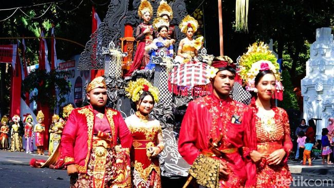 karnaval 17 agustus adat jawa