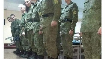 Ikutan baris-berbaris. Foto: Twitter