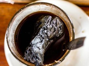 Joss, Kopi Khas Jogja Dicampur Arang Panas dan Khasiatnya