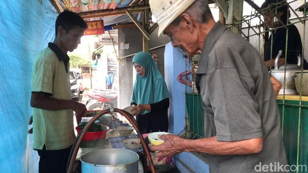 Laksa H Idrus di Jalan Pemuda Sukabumi