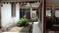 Sayangnya, bekas kantor Kawedanaan Rengesdengklok kini tak terawat dan dibiarkan terbengkalai. Padahal, tempat yang bersejarah itu termasuk cagar budaya nasional dan bukti sejarah bahwa proklamasi kemerdekaan yang perdana pernah diselengarakan di tempat tersebut.