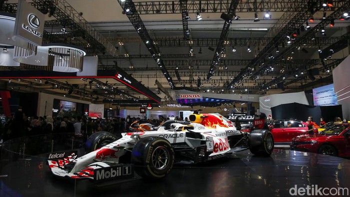 Mobil Juara F1 Musim Lalu Mejeng di GIIAS 2022 Mobil Juara F1 Musim Lalu Mejeng di GIIAS 2022