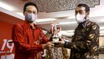 Momen Jurnalis detikcom Raih Konstitusi Award Terbaik dari MK