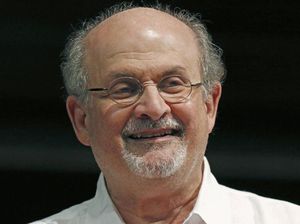 Iran Sangkal Terlibat Penikaman Novelis Salman Rushdie