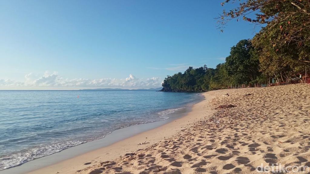 Pantai Paal nan Cantik, Favoritnya Orang Likupang Saat Weekend