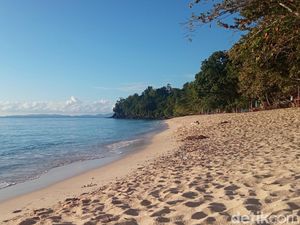 Pantai Paal nan Cantik, Favoritnya Orang Likupang Saat Weekend