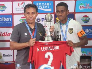 Iqbal Gwijangge, antara Persib dan Persipura