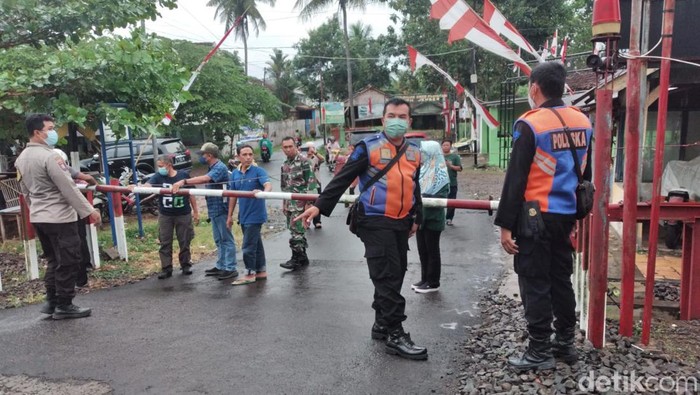 Perlintasan KA di Patrang, Jember ditutup