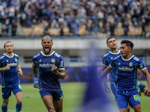 Penuh Drama, Persib Tekuk PSIS 2-1