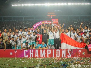 Khofifah Bangga 5 Pemain Asal Jatim Ikut Bawa Timnas Juara Piala AFF U-16