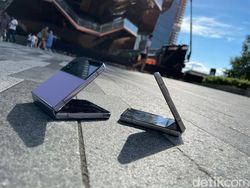 Perbandingan Samsung Galaxy Z Flip 4 vs Flip 3, Keren Mana?