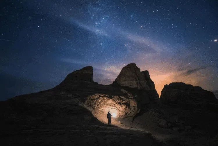 Sumpah, Hujan Meteor di Langit China Keren Banget Gaes