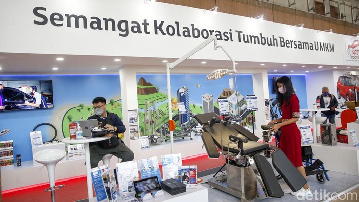 Yayasan Dharma Bhakti Astra (YDBA) lewat UMKM binaannya turut meramaikan ajang GIIAS 2022 di Tangerang Selatan.