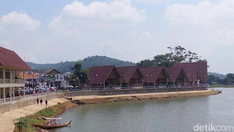 Wajah baru Situ Ciburuy, Bandung Barat. Wajah baru Situ Ciburuy, Bandung Barat.