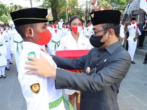 Wali Kota Jaya Negara Kukuhkan 78 Paskibraka Kota Denpasar Tahun 2022