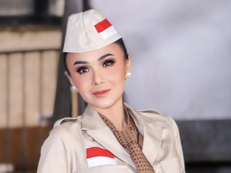 Cantiknya Yuni Shara Pakai Kostum Pejuang