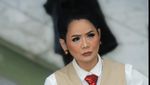 Cantiknya Yuni Shara Pakai Kostum Pejuang