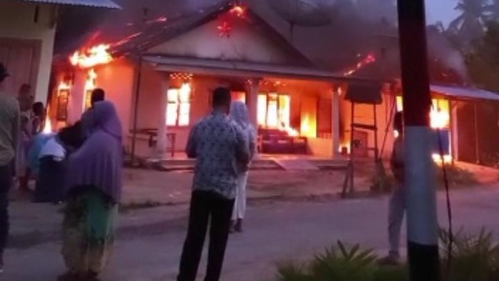 2 rumah terbakar di Asahan