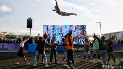 Aksi Drama Musikal Semarakkan Jakarnaval 2022
