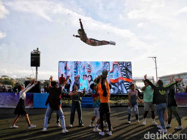 Aksi Drama Musikal Semarakkan Jakarnaval 2022