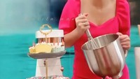 Dirinya kini tengah senang belajar membuat kue. Cupcake yang manis dan lucu berhasil disajikan Amanda Manopo dengan menggiurkan. Foto: Instagram/amandamanopoo12