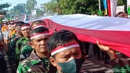 Bendera Merah Putih Sepanjang 2,5 Km di Jambi Pecahkan Rekor MURI
