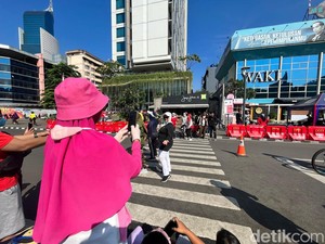 Ada yang Beda di Citayam Fashion Week Pagi Ini