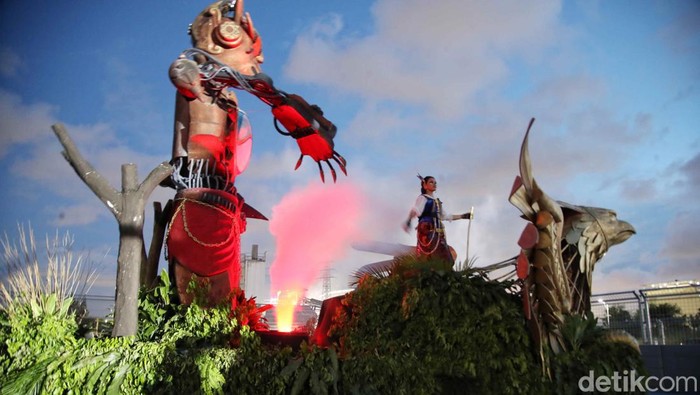 Detik-detik Mobil Parade Jakarnaval Terbakar, Dipadamkan Pakai APAR Satu unit mobil hias pada Jakarnaval terbakar di Sirkuit Formula E, Ancol, Jakarta Utara. Beruntung api bisa dipadamkan dengan alat pemadam api ringan atau APAR.