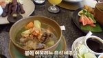 10 Momen Dita Karang Makan Kue Lupis dan Ngopi di Bali