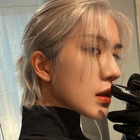 Di unggahan terbarunya di Instagram, Hakken Ryou memamerkan beberapa foto penampilannya saat acara tersebut. Tampak baju serba hitam menjadi andalan cosplayer kelahiran 7 November 1998 itu. (Foto: Instagram/@_hakkencoser_)