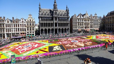 Hamparan Bunga Hiasi Grand Place Belgia, Indah Banget!
