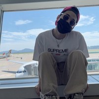 Sebelumnya dia telah mengabarkan kedatangannya lewat unggahan Instagram. “aku tahu ini sudah lama sekali!! saya merindukanmu!! cya soon!” Foto: Instagram