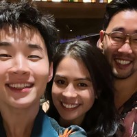 Malam itu Henry juga bertemu dengan Maudy Ayunda dan suaminya Jesse Choi yang berkewarganegaraan Korea Selatan. Foto: Instagram