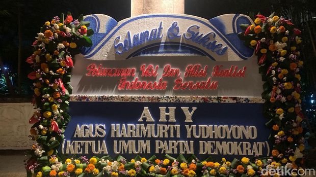Karangan bunga ucapan selamat untuk KIB dari Ketum Demokrat AHY