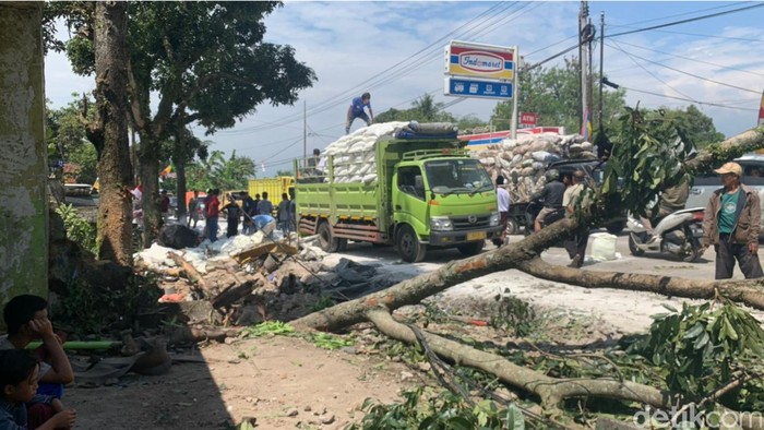 Kecelakaan di Jalur Tengkorak Bangbayang, Cianjur.