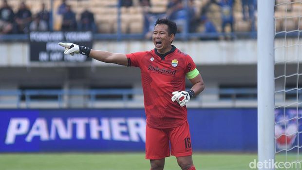 Kiper Persib I Made Wirawan.
