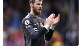 Jangan-jangan masalahnya ada di David De Gea yang semalam blunder fatal. Foto: Twitter