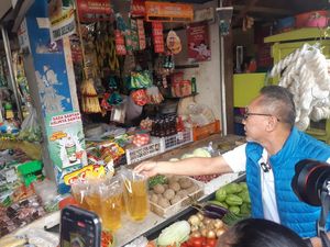 2 Kali Sidak Pasar di Surabaya, Mendag Klaim Harga Kebutuhan Pokok Turun