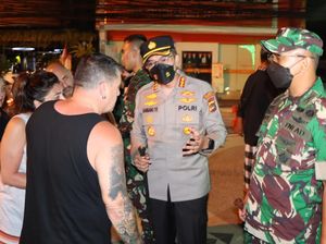 Cegah Kejahatan Jalanan, TNI-Polri Gelar Patroli di Kampung Turis Kuta