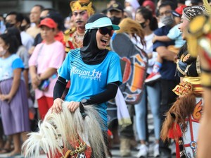 Asyiknya Warga Jateng Flashmob Tari Jaranan di Simpang Lima