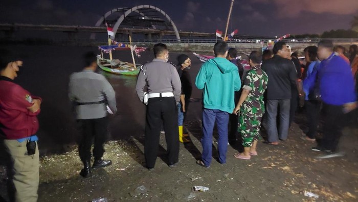 penemuan mayat di jembatan suroboyo